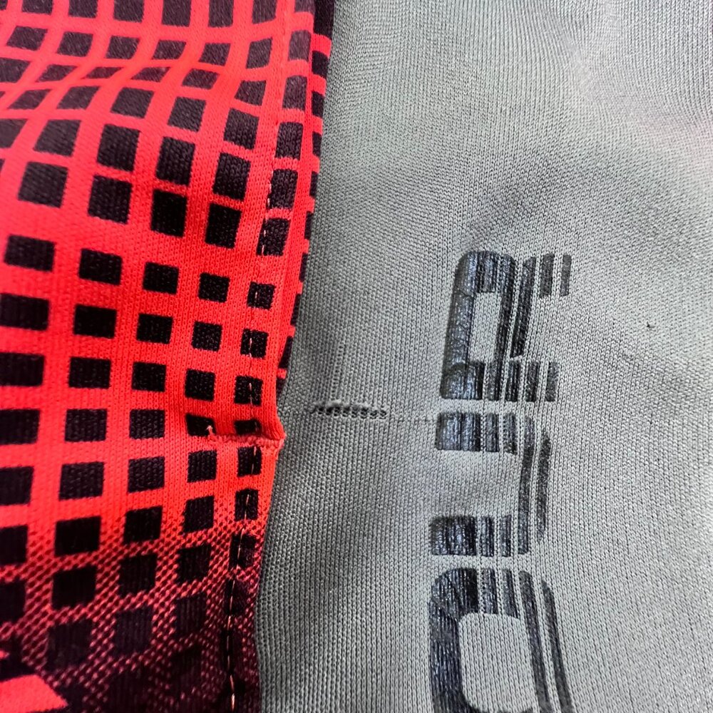 Under Armour Boys YLG Red Black Athletic Shorts Eliminator Loose Fit 10" Inseam - Picture 7 of 7